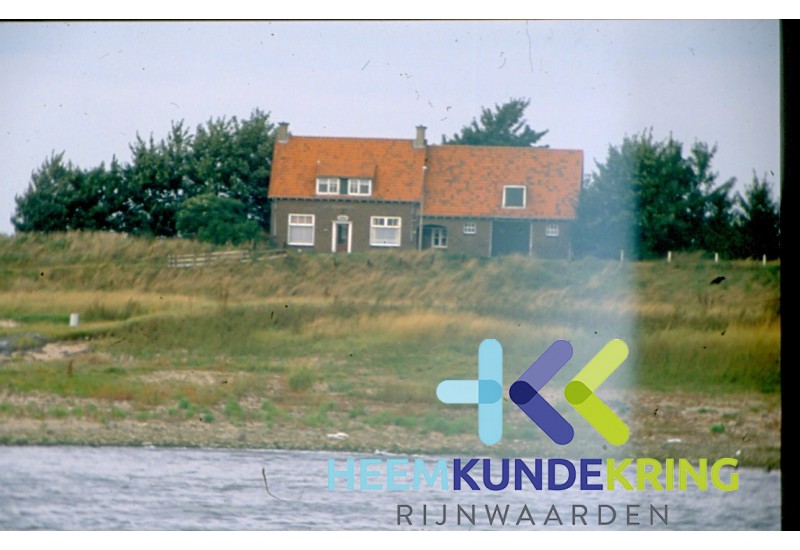 Huis Het Gendtseveer vanaf water F000003